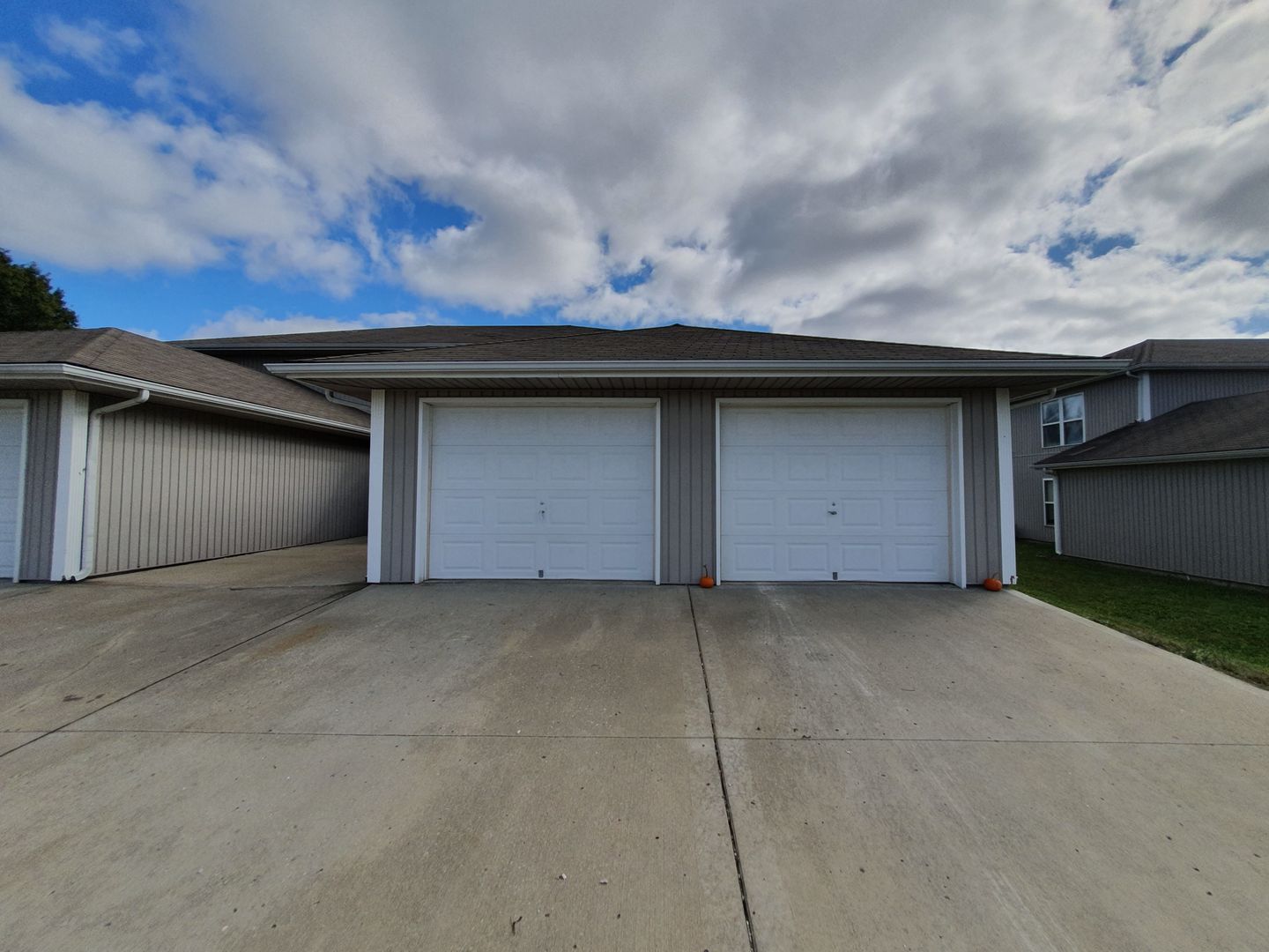 Trimble Apartment: 601-643 Port Arthur Rd