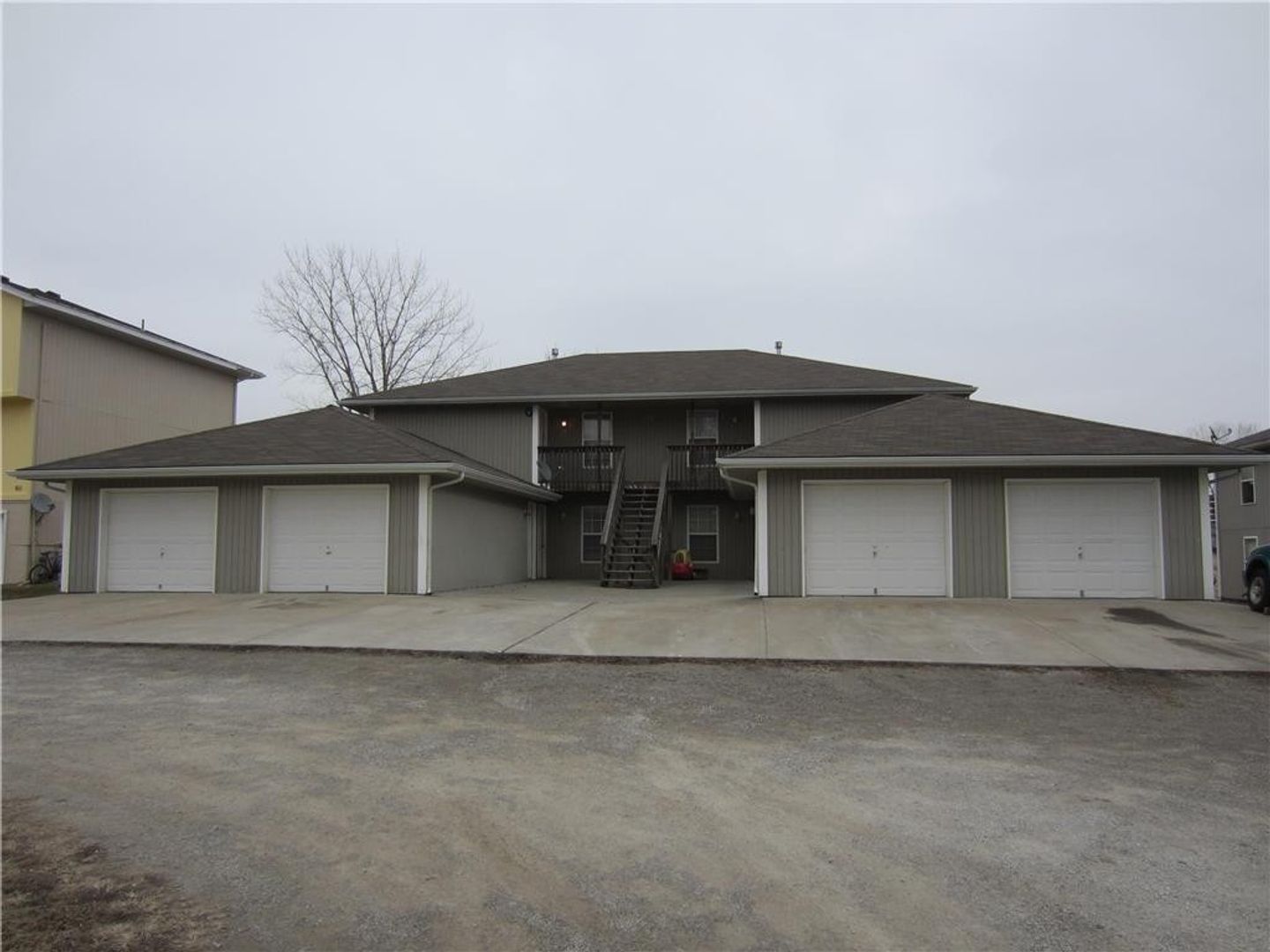 Trimble Apartment: 601-643 Port Arthur Rd