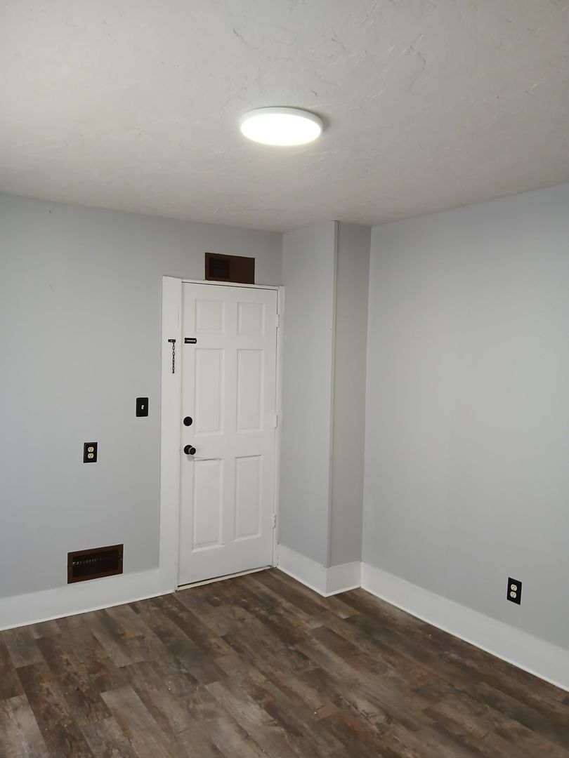Sioux Falls Apartment: 405 407 409 S Walts  Ave