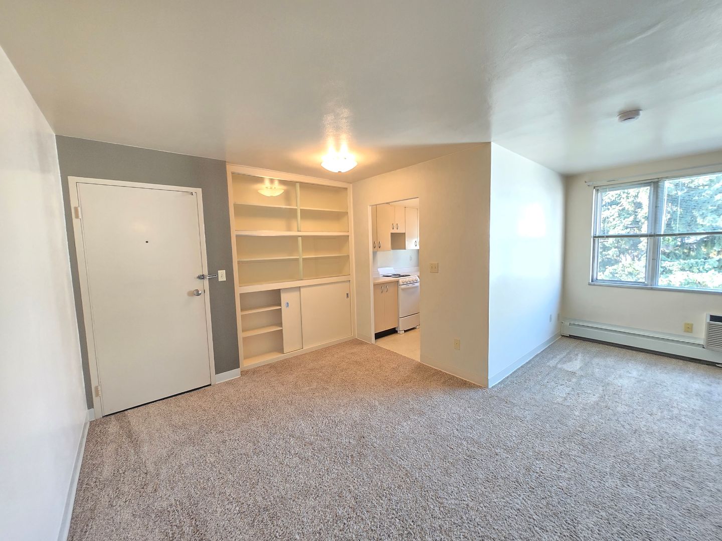 Sioux Falls Apartment: 2480 W Kenwood Manor