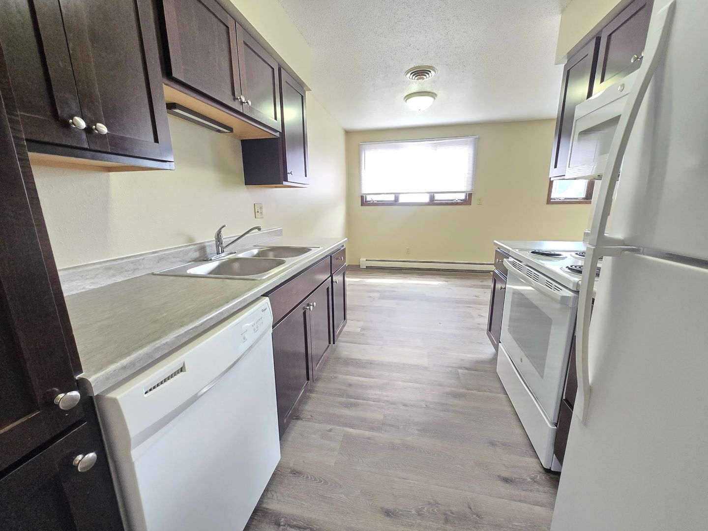 SIOUX FALLS Apartment: 1804 S. STEPHEN AVE.
