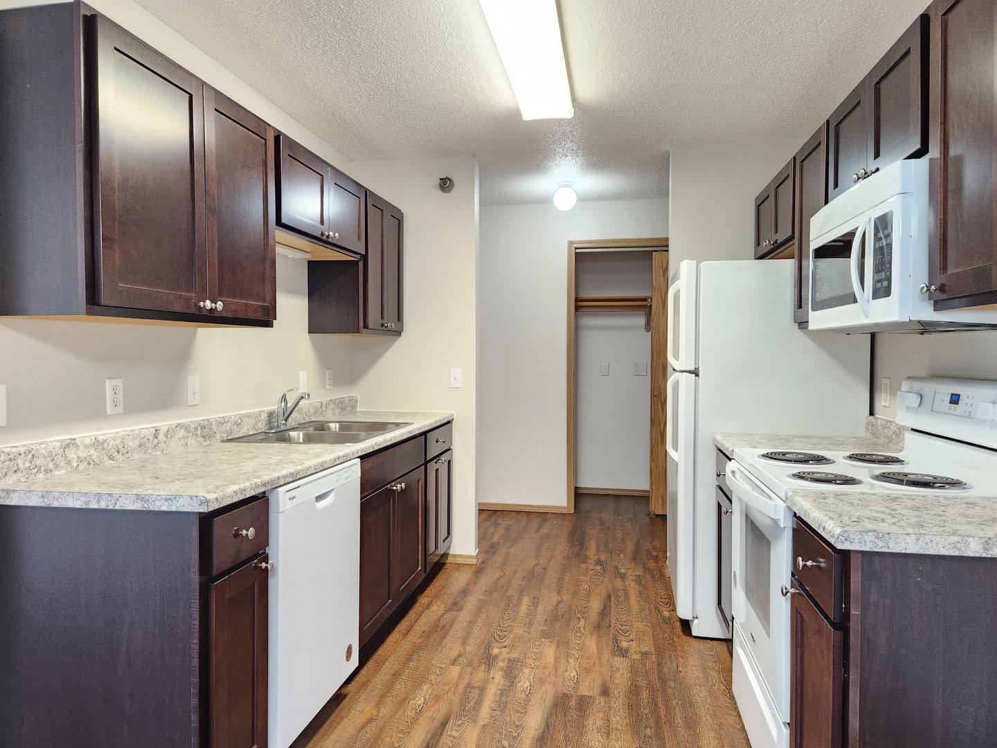 SIOUX FALLS Apartment: 4512 E. 42ND ST.