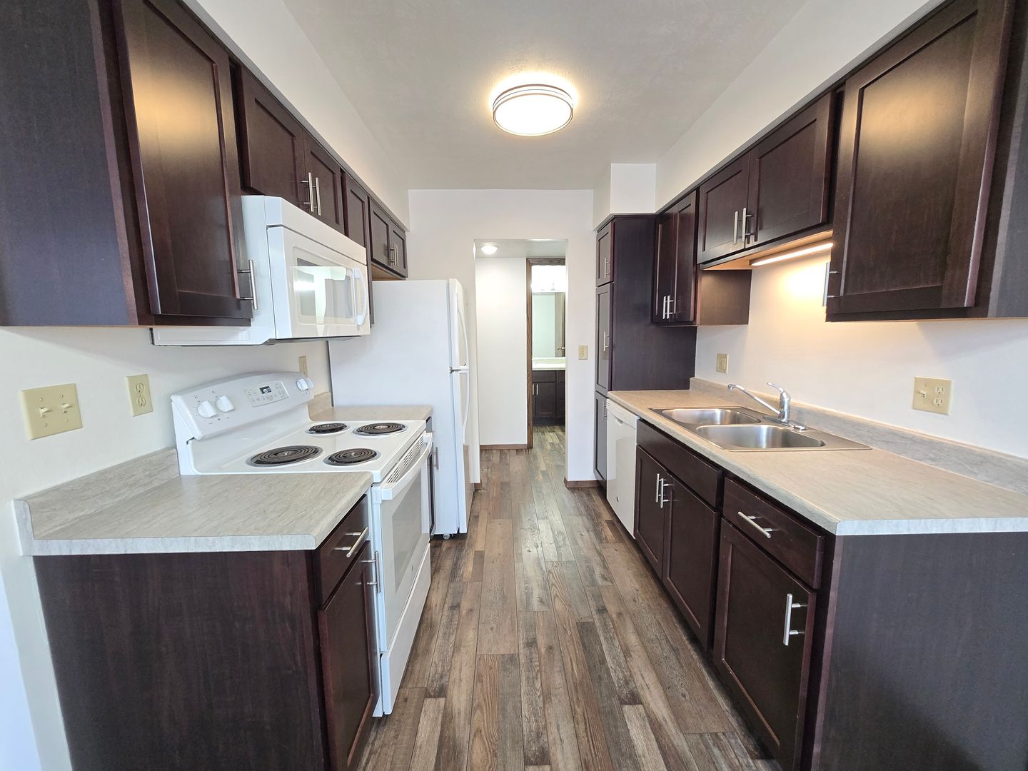 SIOUX FALLS Apartment: 1804 S. STEPHEN AVE.