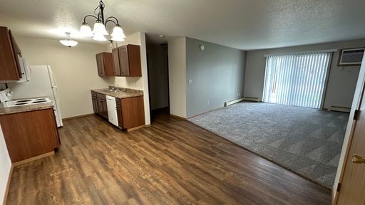 Charming 2 Bedroom Retreat with Modern Upgrades in East Sioux Falls – photo 1