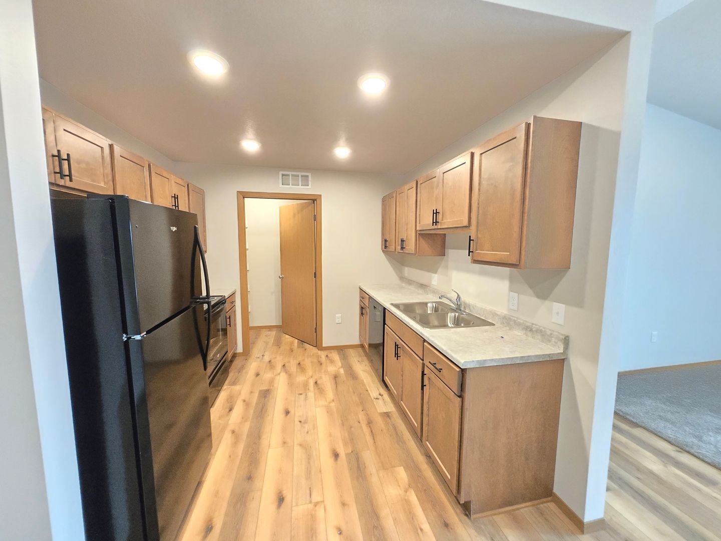 Sioux Falls Apartment: 3600 S. Linedrive Avenue