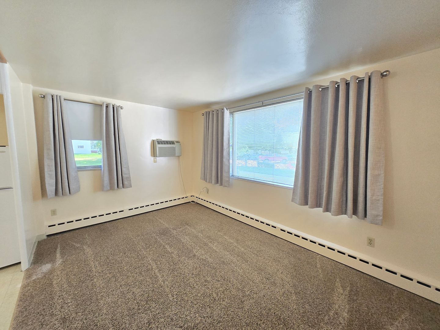 Sioux Falls Apartment: 2470 W Kenwood Manor