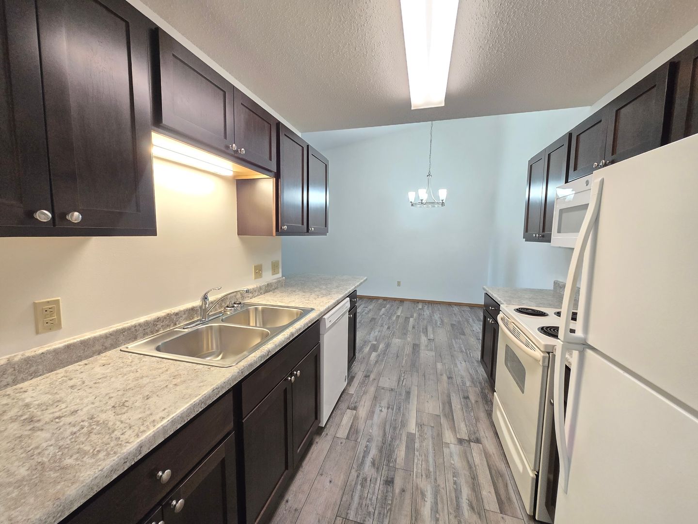 SIOUX FALLS Apartment: 4500 EAST 33RD St