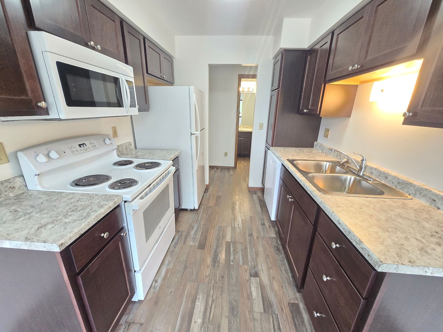 SIOUX FALLS Apartment: 1804 S. STEPHEN AVE.