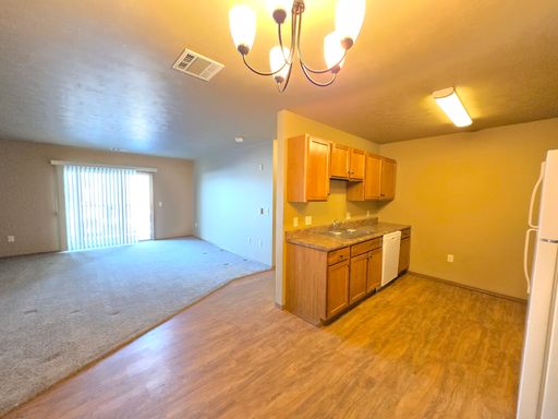 Spacious 1 Bed, 1 Bath Apartment with Attached Garage & Most Utilities Paid! – photo 1
