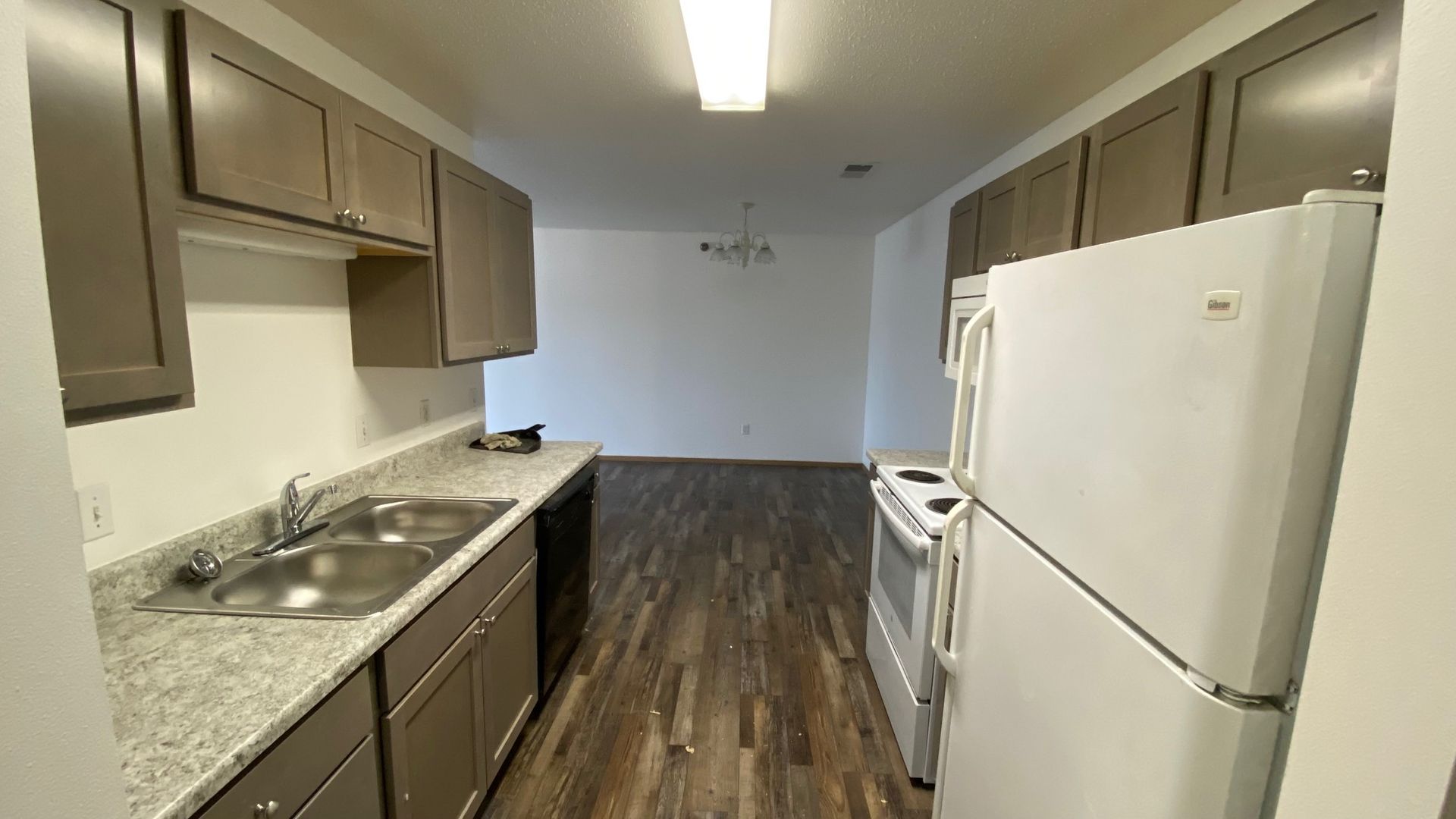 SIOUX FALLS Apartment: 4512 E. 42ND ST.
