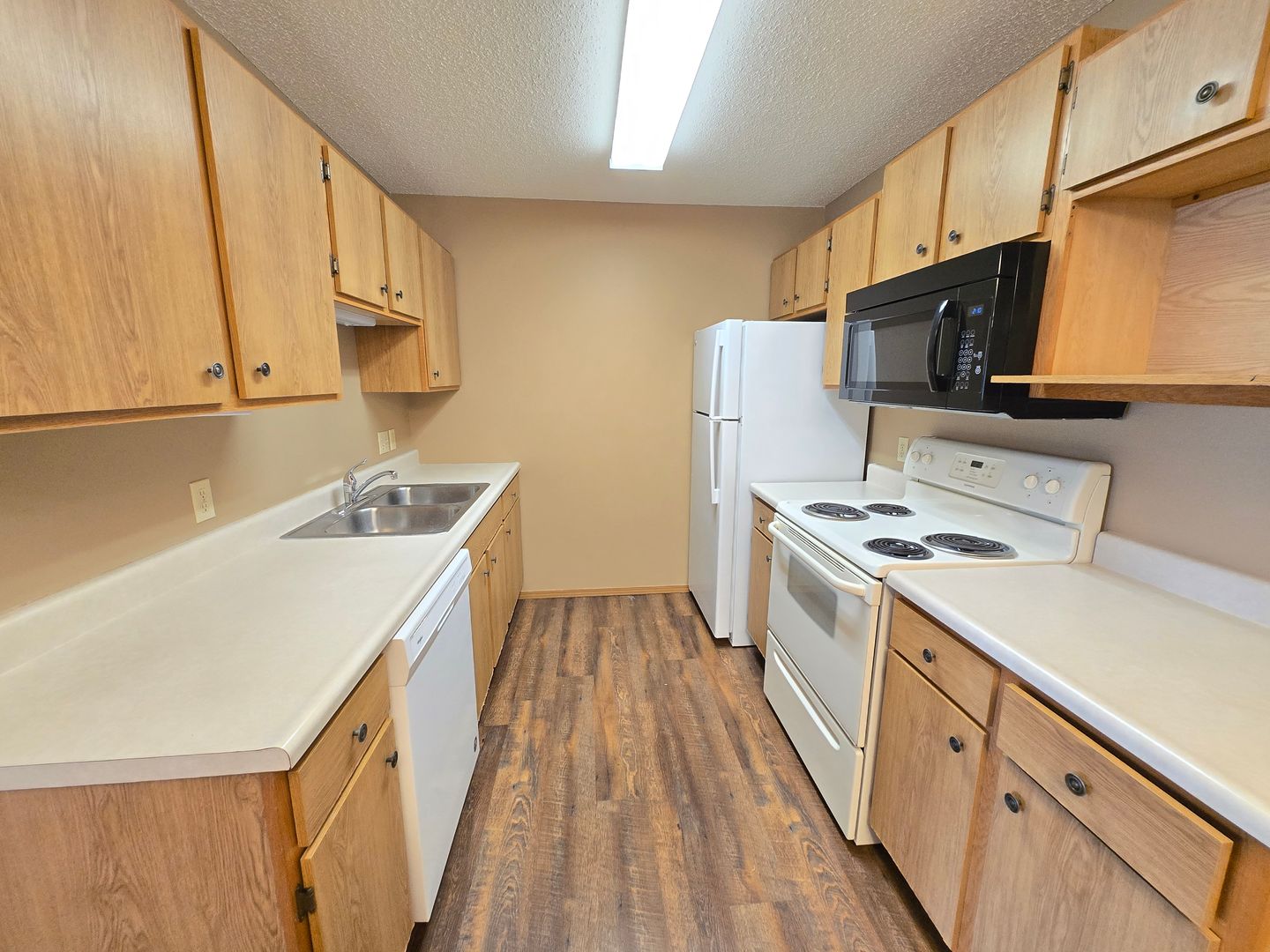 SIOUX FALLS Apartment: 4500 EAST 33RD St