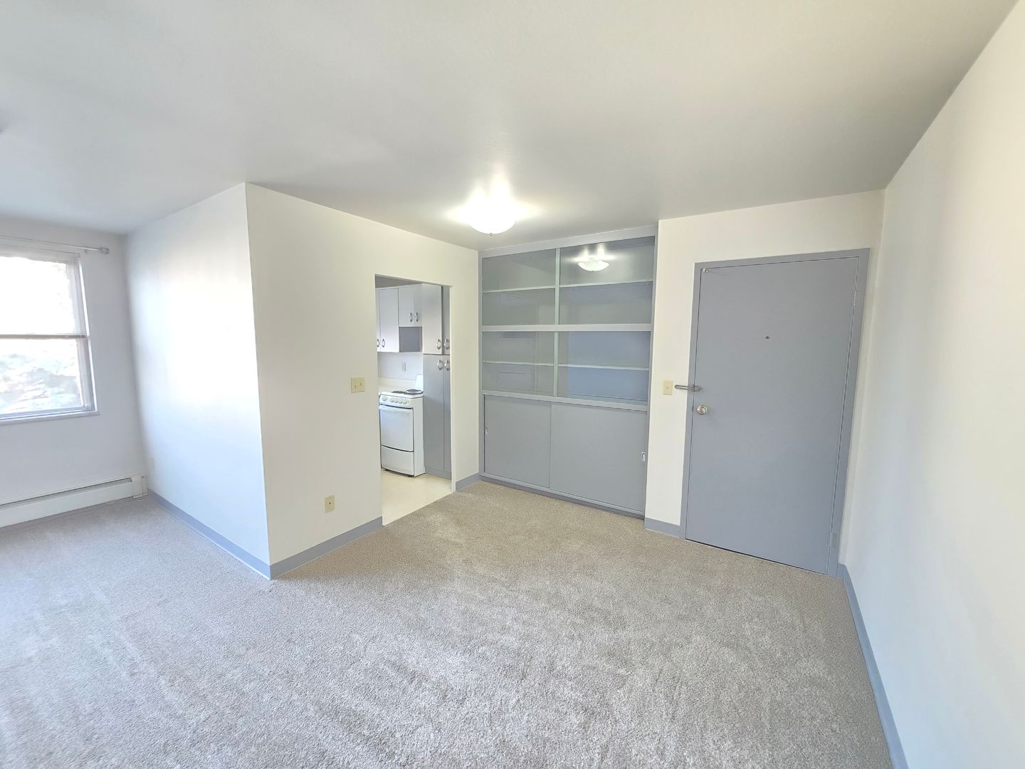 Sioux Falls Apartment: 2430 W Kenwood Manor