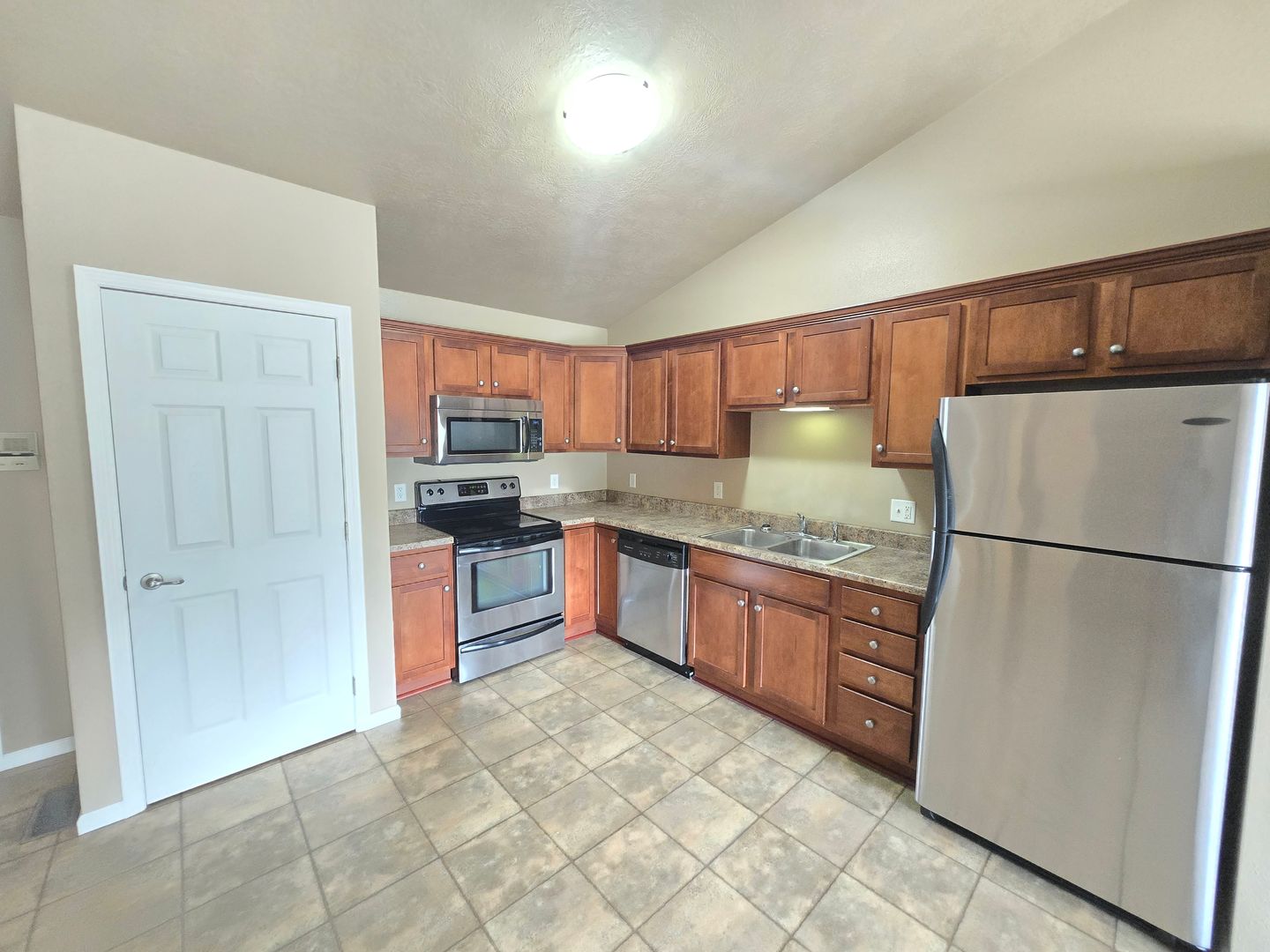 SIOUX FALLS Apartment: 4612 E. 15TH ST.