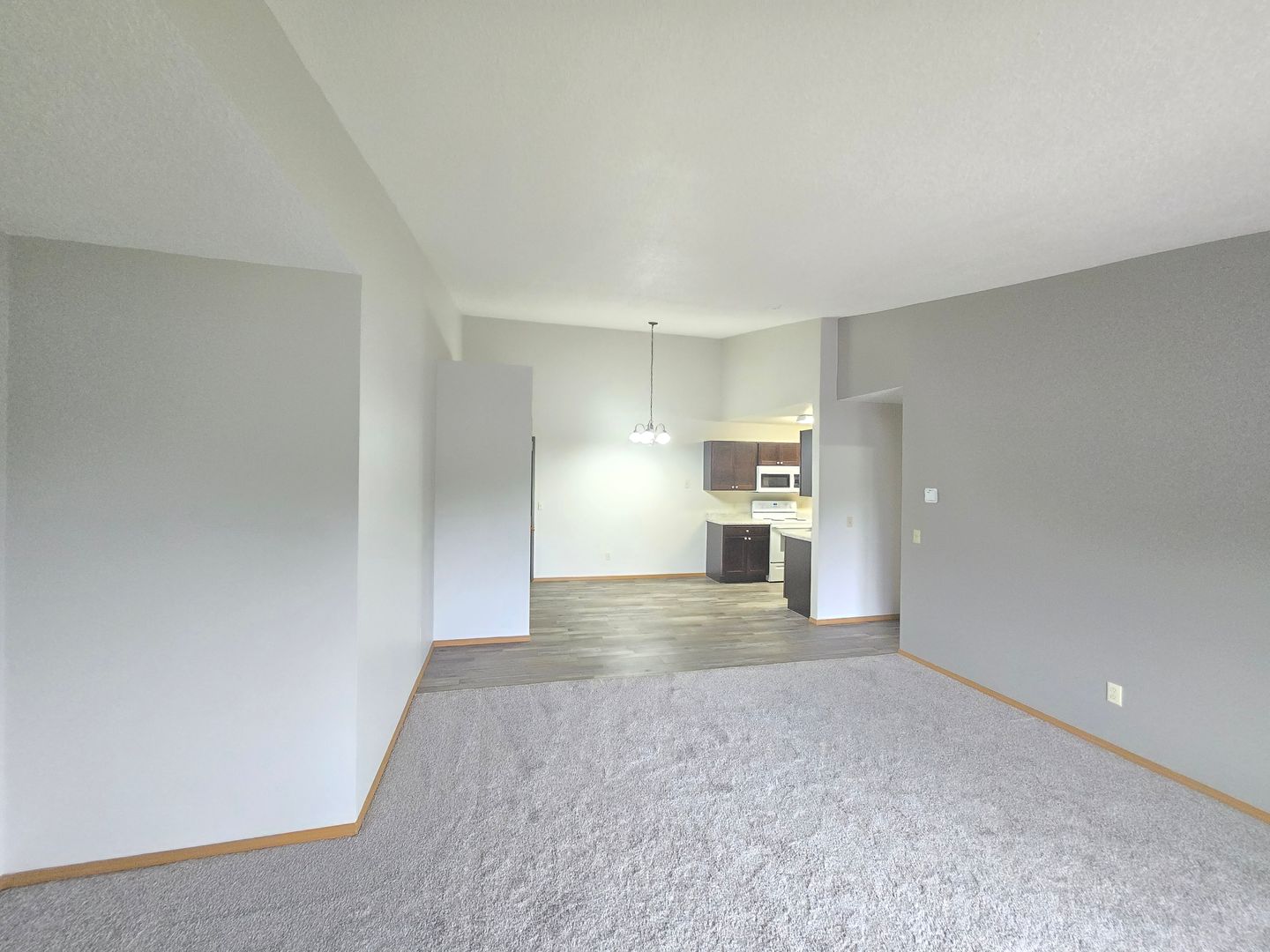 SIOUX FALLS Apartment: 4500 EAST 33RD St