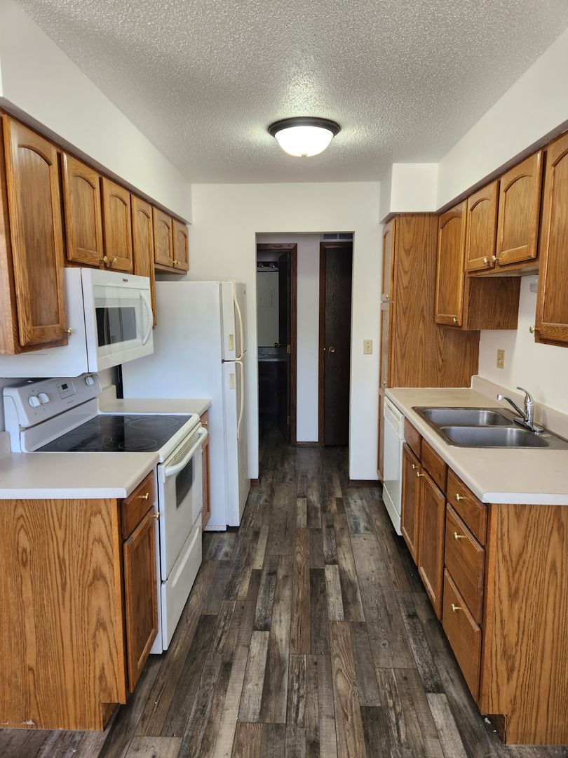 SIOUX FALLS Apartment: 1800 S. STEPHEN AVE.