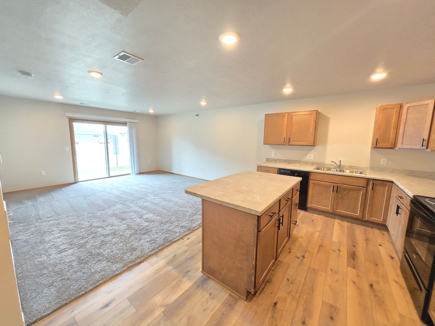 Sioux Falls Apartment: 3600 S. Linedrive Avenue