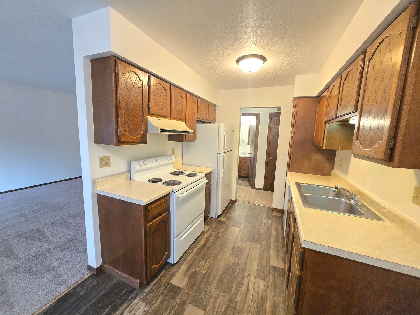 Sioux Falls Apartment: 3609 S Cathy Ave