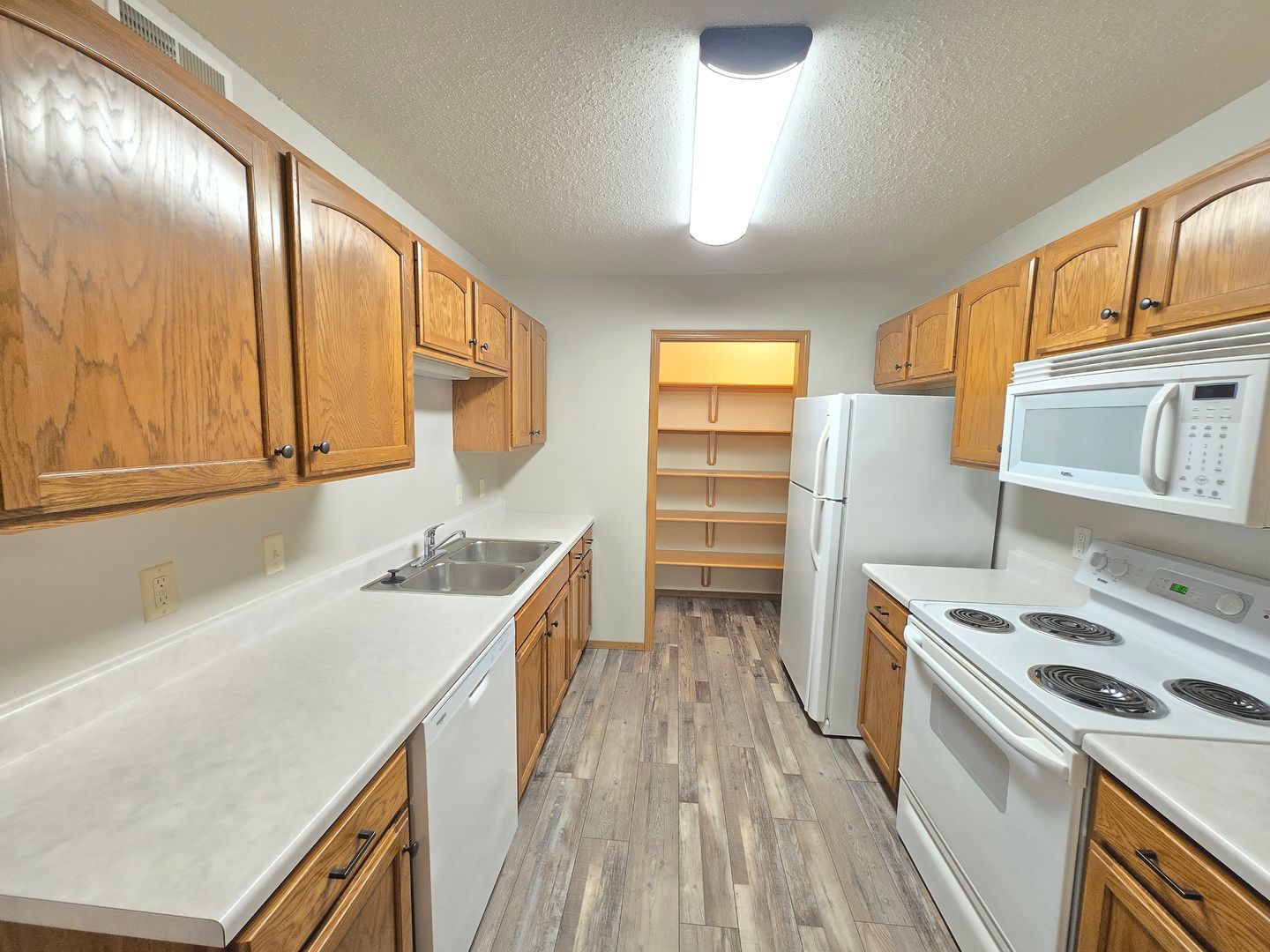 SIOUX FALLS Apartment: 4821 E. 41ST ST.