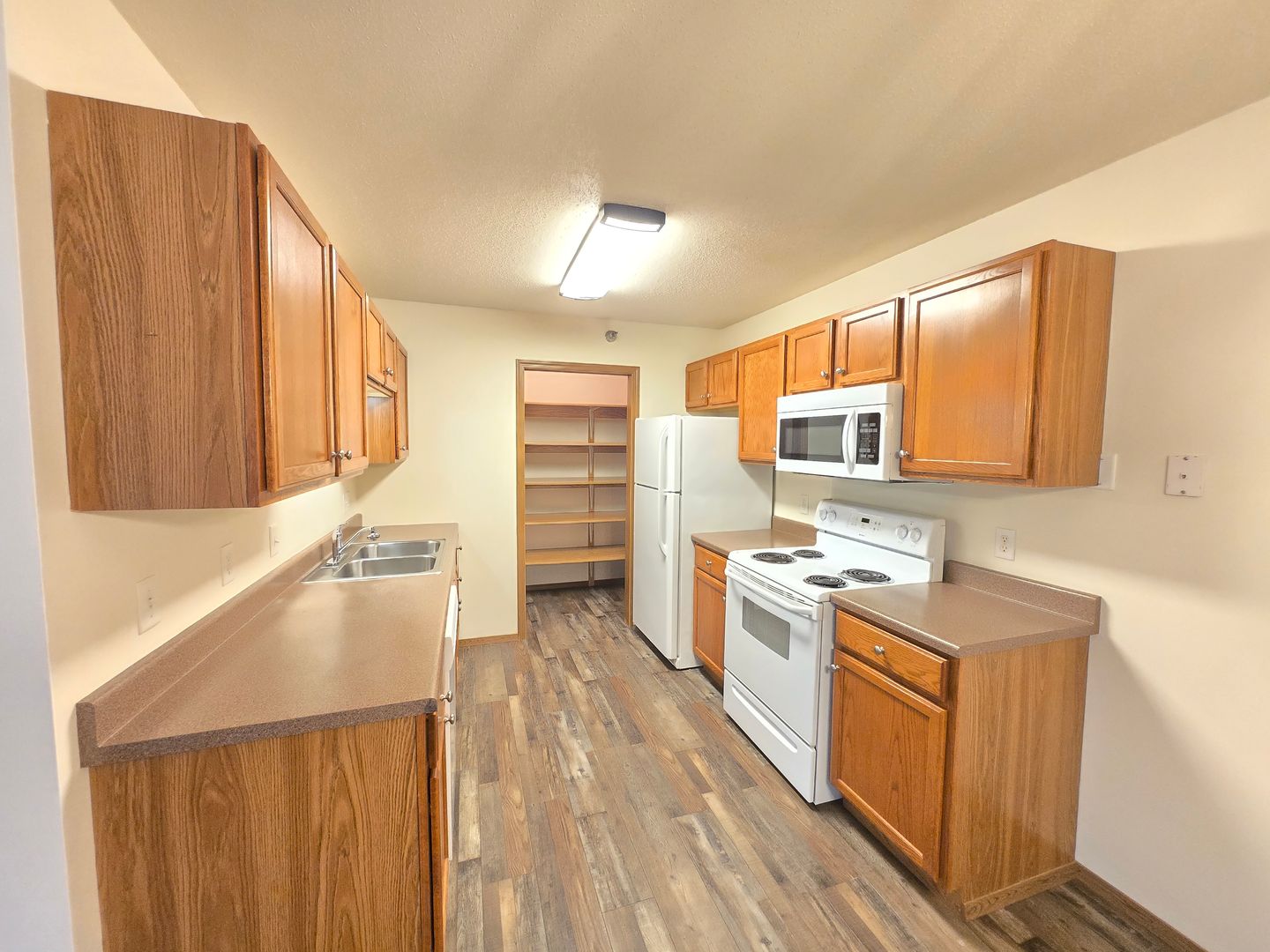 SIOUX FALLS Apartment: 4801 E. 41ST ST.