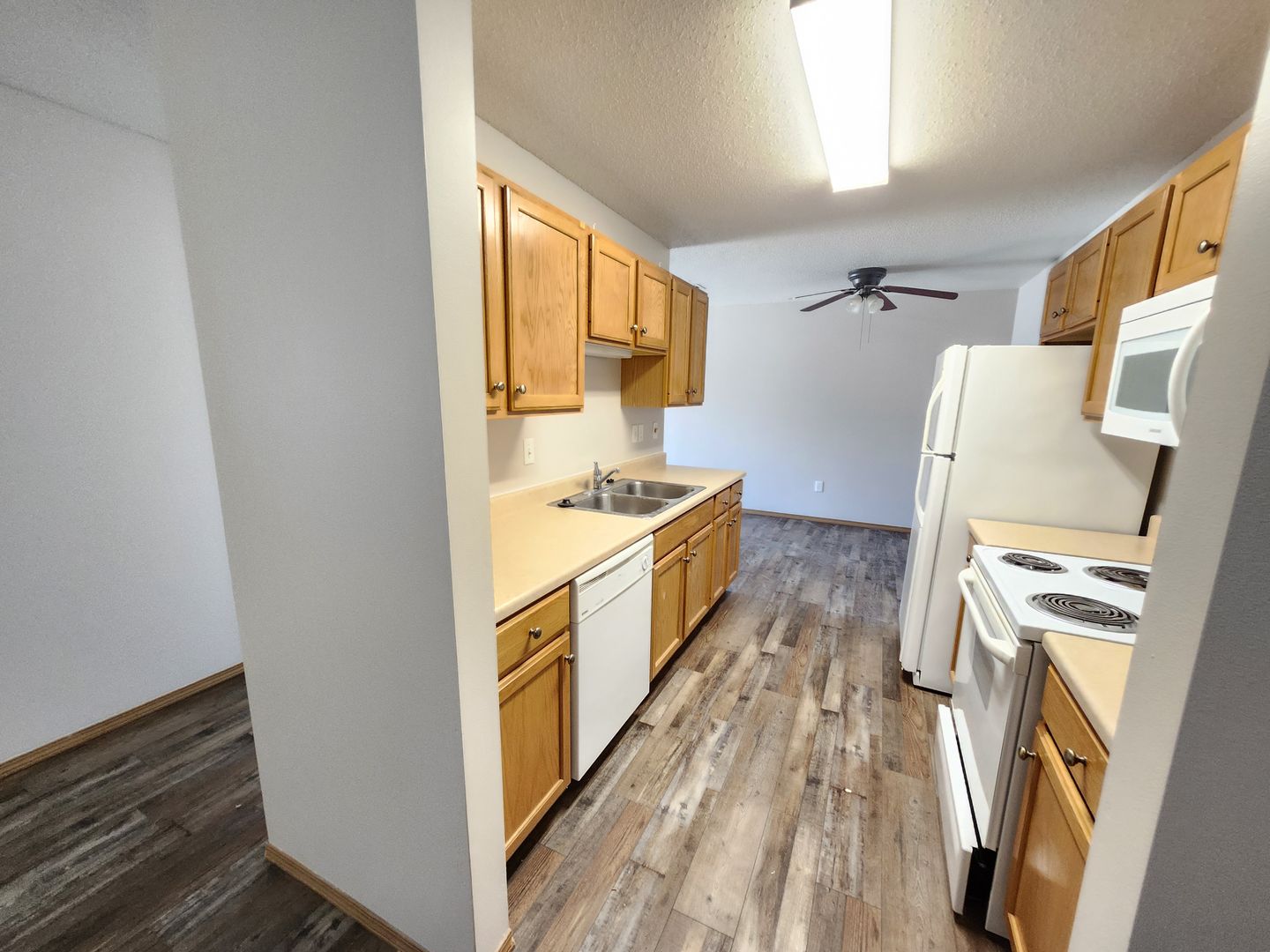 SIOUX FALLS Apartment: 3219 S. SYCAMORE