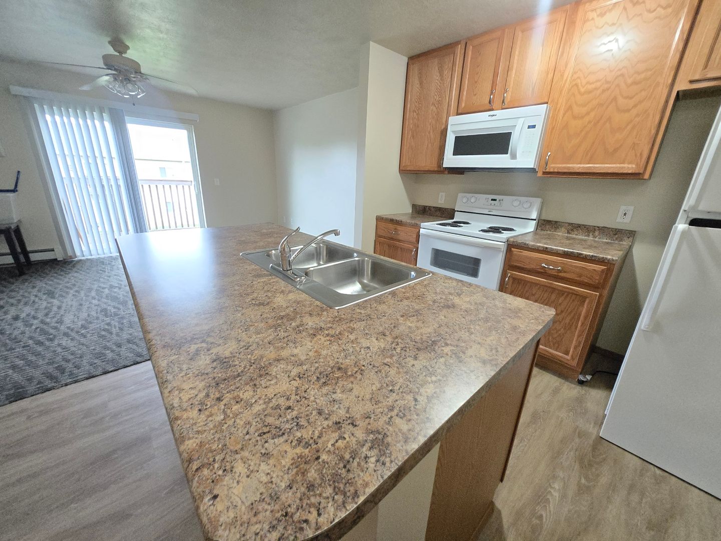 Sioux Falls Apartment: 2801 E Madison St