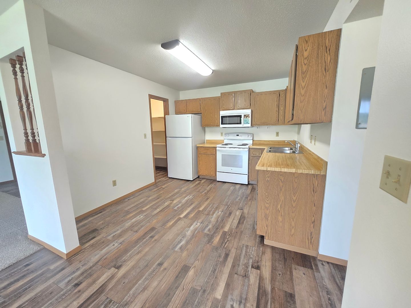 SIOUX FALLS Apartment: 2400 S. SYCAMORE AVENUE