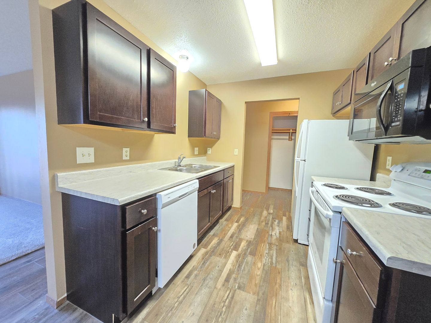 SIOUX FALLS Apartment: 2300 SOUTH SYCAMORE