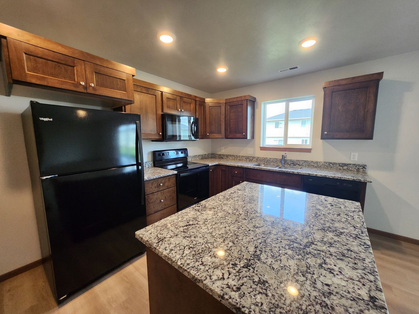 SIOUX FALLS Apartment: 5700 RADIANT PLACE