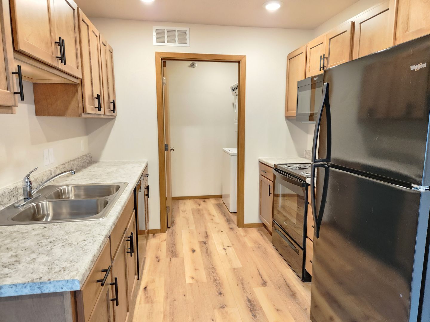 Sioux Falls Apartment: 3600 S. Linedrive Avenue