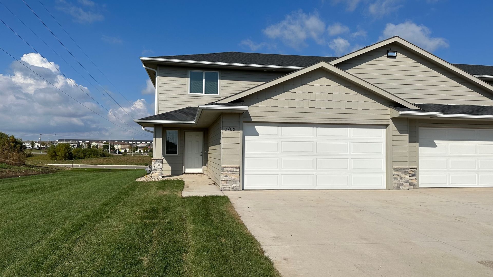 Sioux Falls Apartment: 5700 Hitching Place