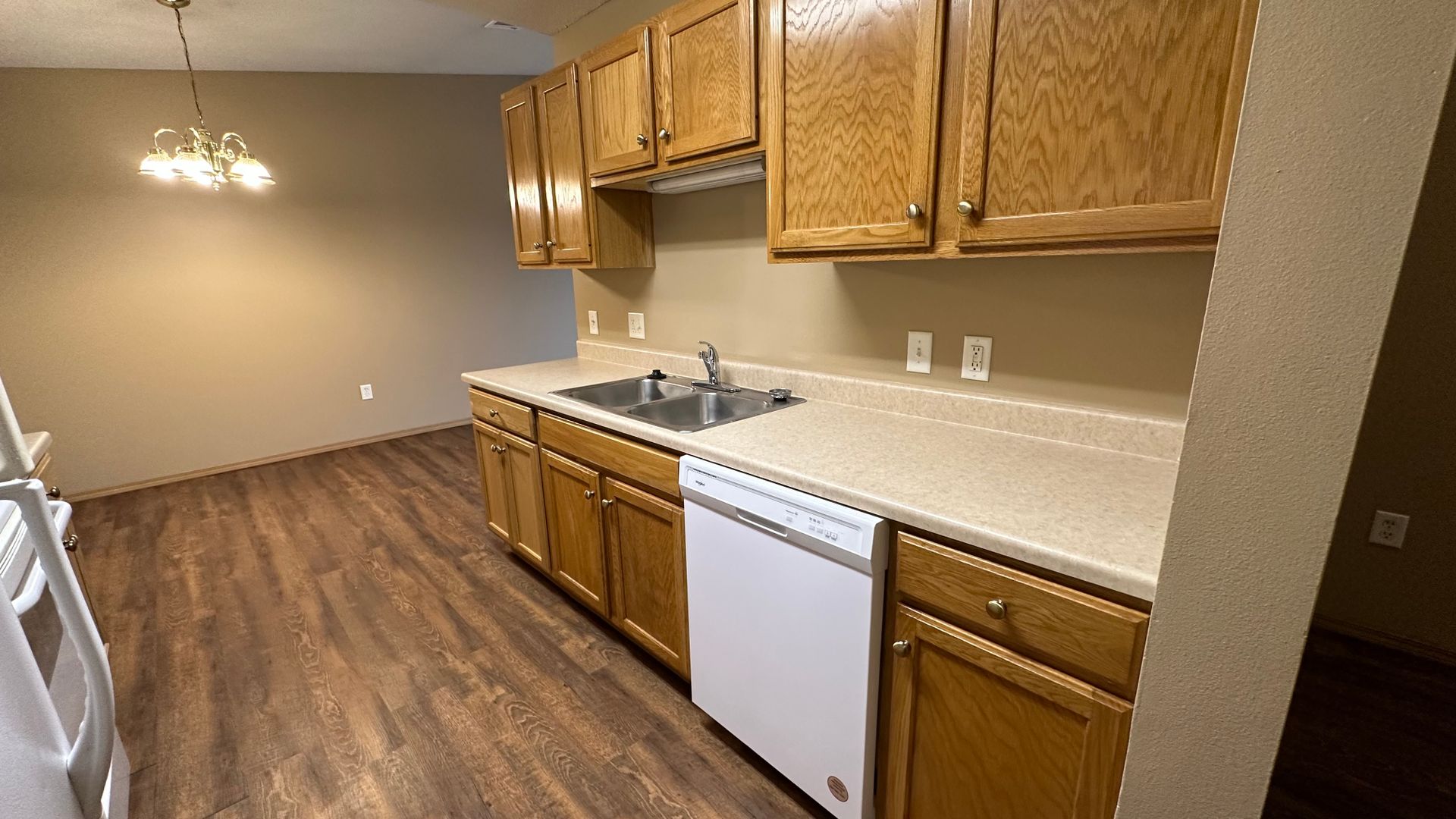 SIOUX FALLS Apartment: 3225 S. SYCAMORE AVE.