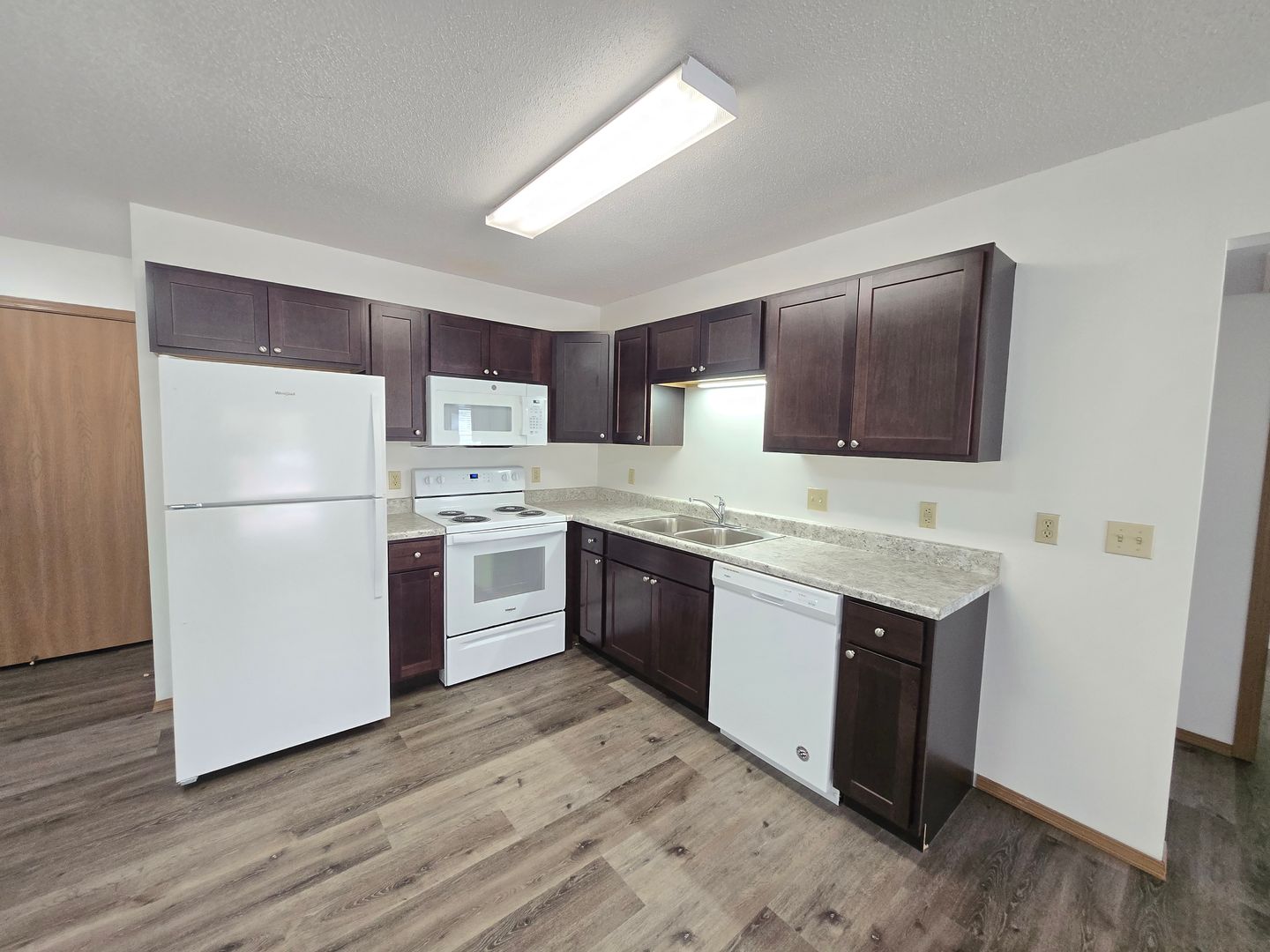 SIOUX FALLS Apartment: 5811 W. CHRISTOPHER PLACE