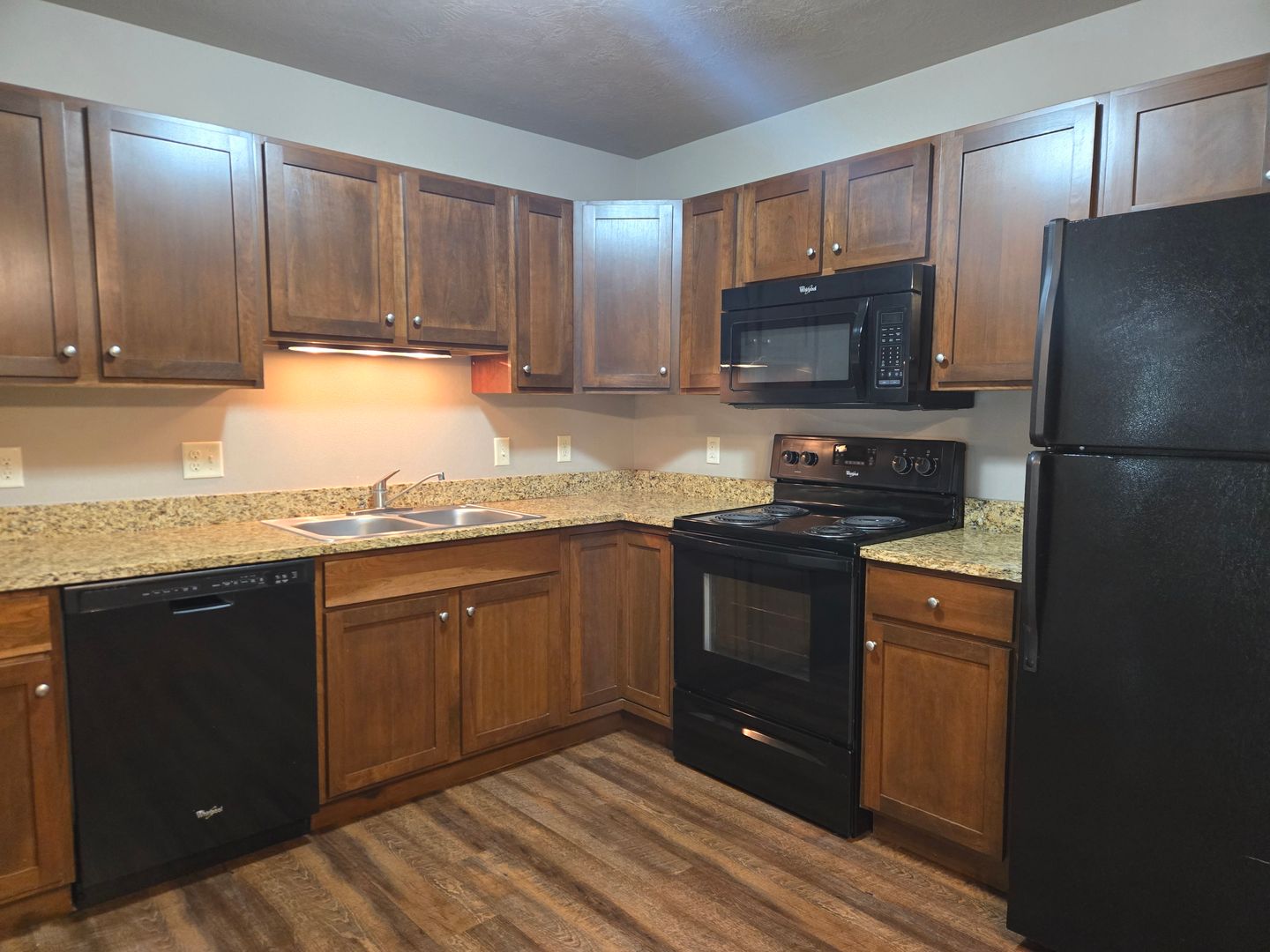 SIOUX FALLS Apartment: 3600 S. SYCAMORE AVE.
