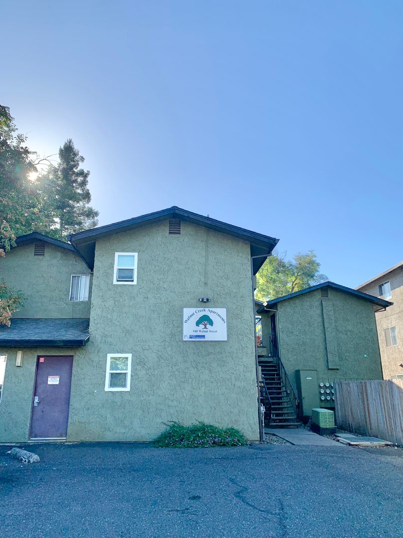 Chico Apartment: 940 Walnut Street