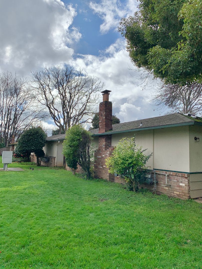 Chico Apartment: 1147 Neal Dow Ave