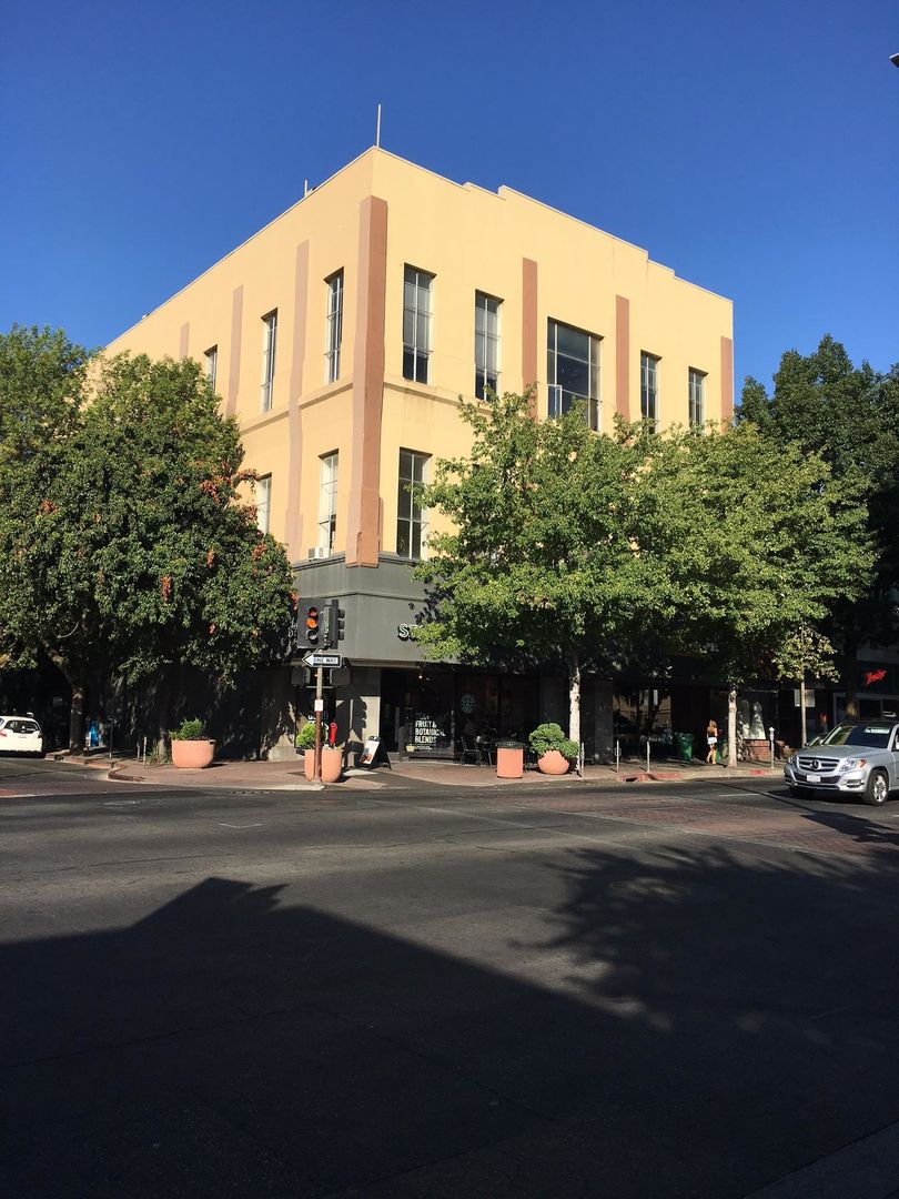 Chico Apartment: 242 Broadway Street