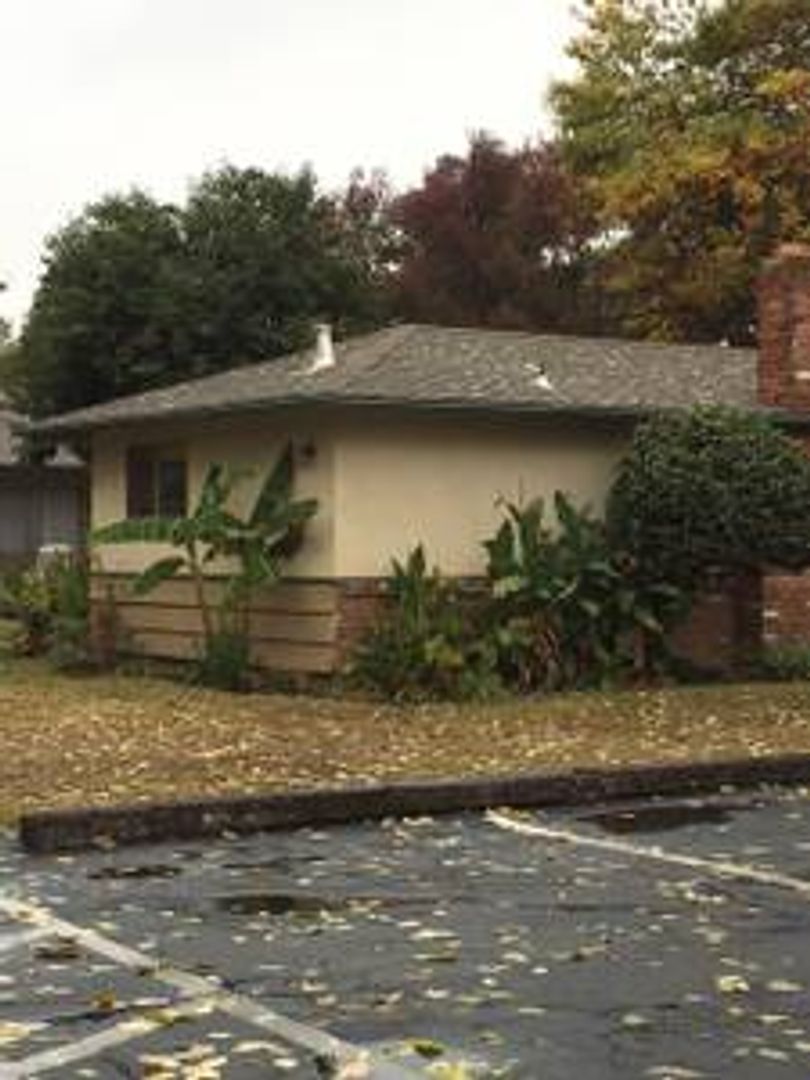 Chico Apartment: 1147 Neal Dow Ave