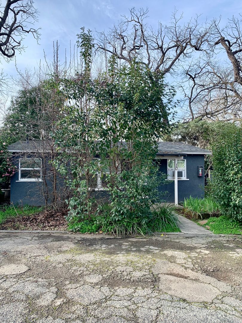 Chico Apartment: 532 West 14th Street