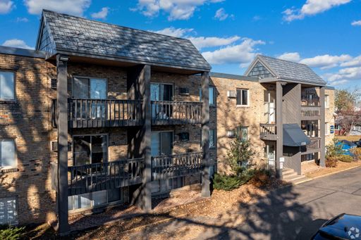 Large Two Bedroom – photo 1
