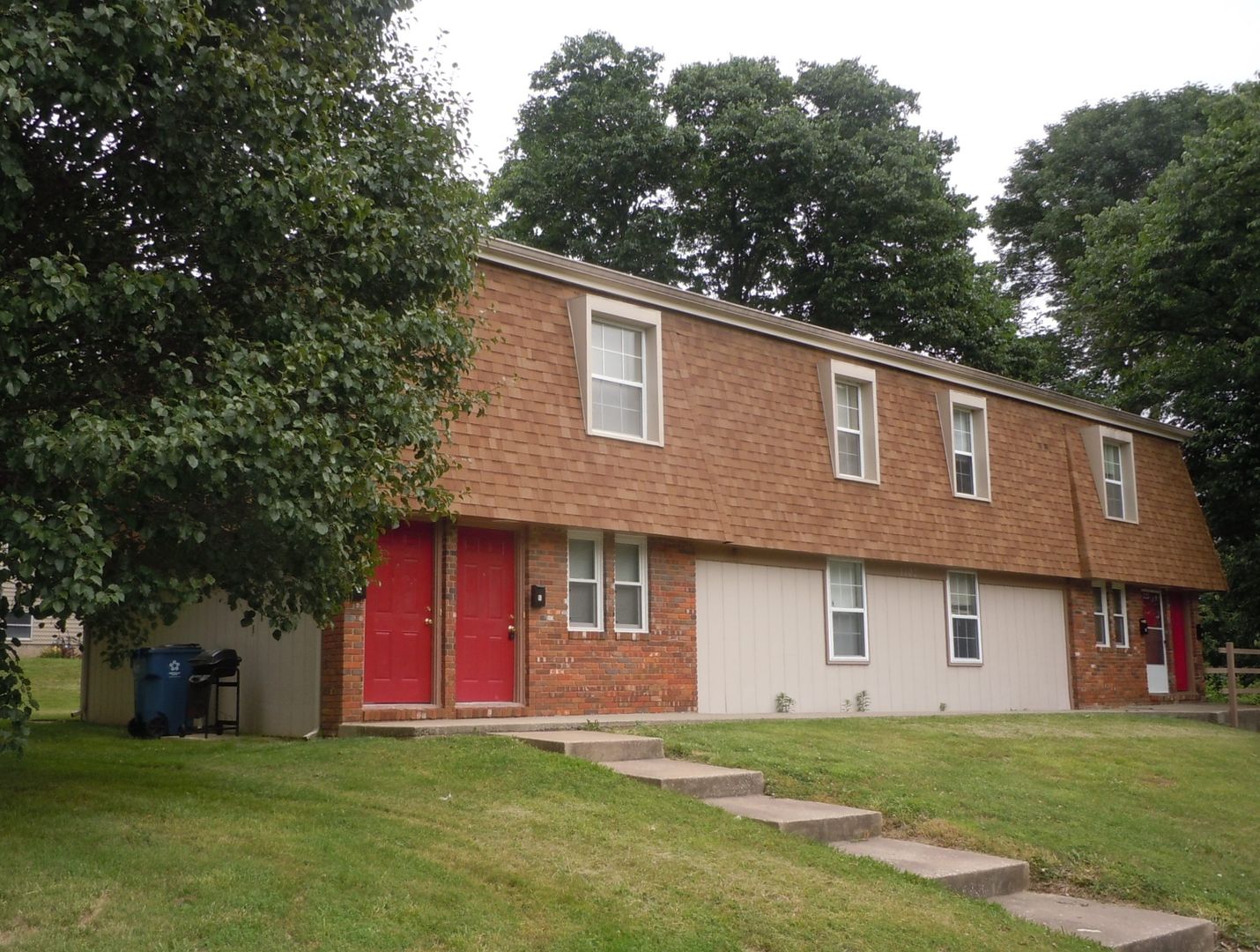 Collinsville Apartment: 1102 Cherokee