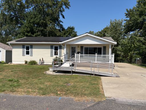 3 Bed, 2 Bath Collinsville Home – photo 1