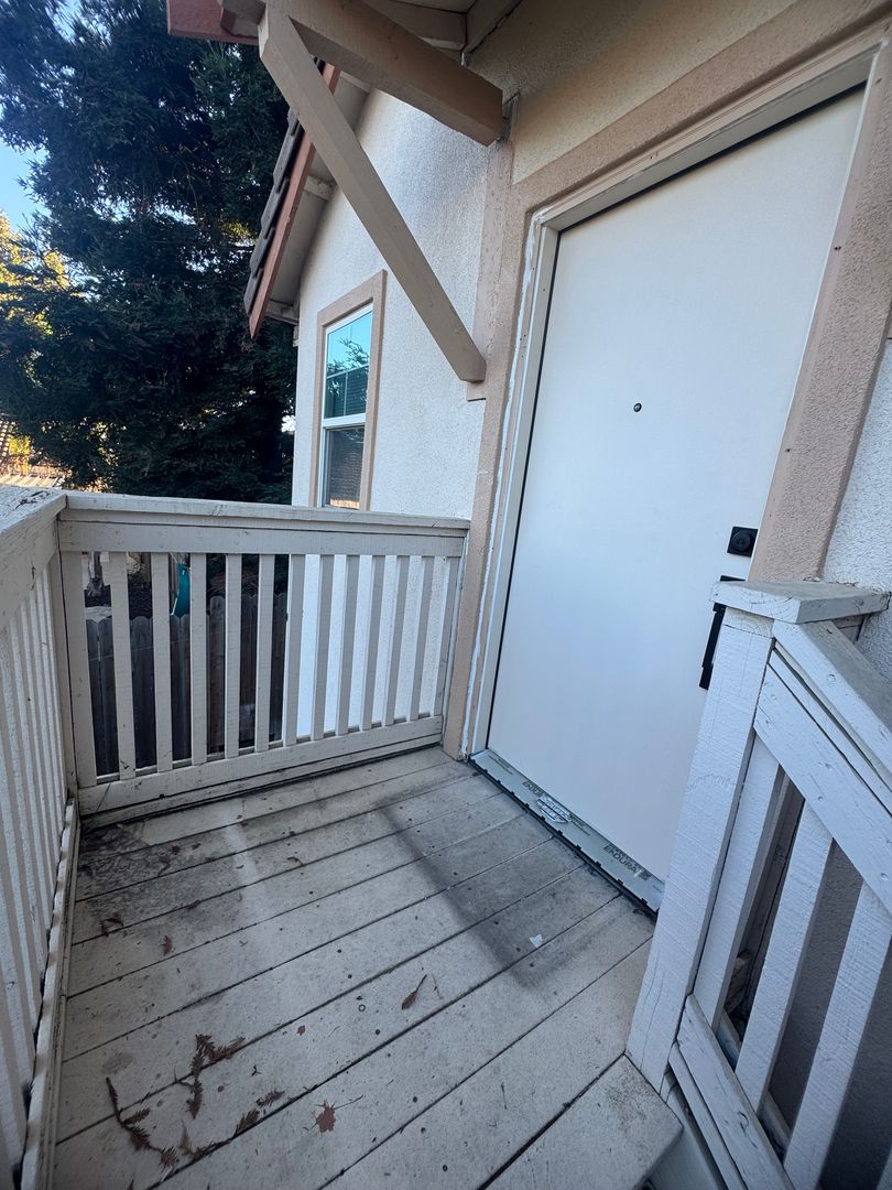 Elk Grove House: 9616 Glacier Creek Way