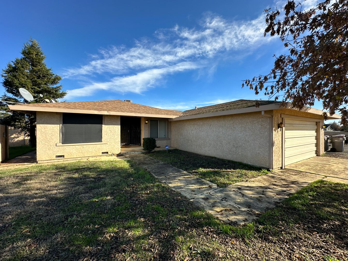 West Sacramento House: 4555 Jefferson Blvd