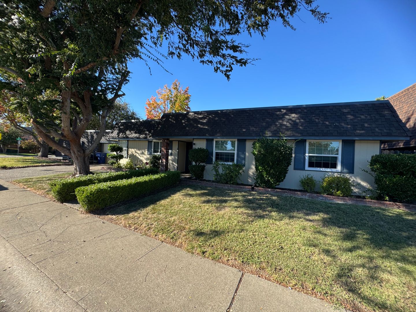 Sacramento Apartment: 6690 Gloria Dr