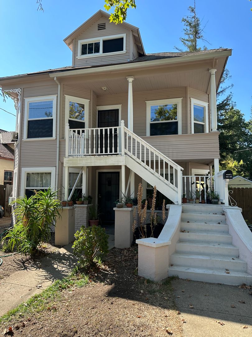 Sacramento Apartment: 4238 1/2 2nd Ave