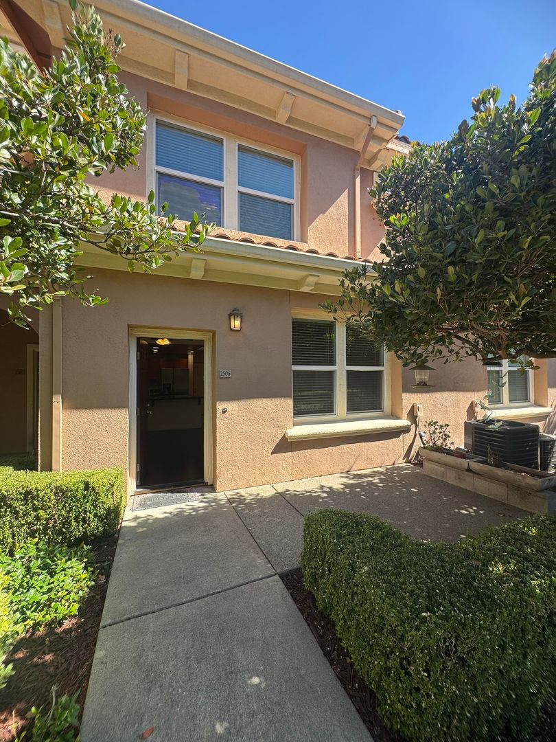 Sacramento Condo: 4800 Westlake Pkwy
