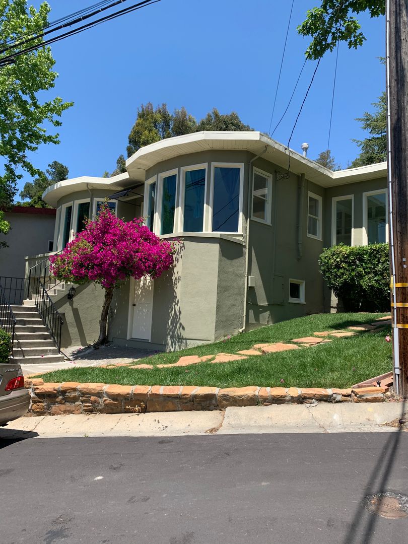 Martinez House: 1145 Grandview Avenue