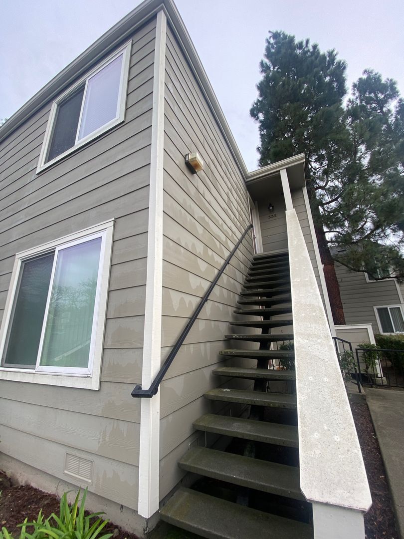 San Ramon House: 332 Norris Canyon Terrace