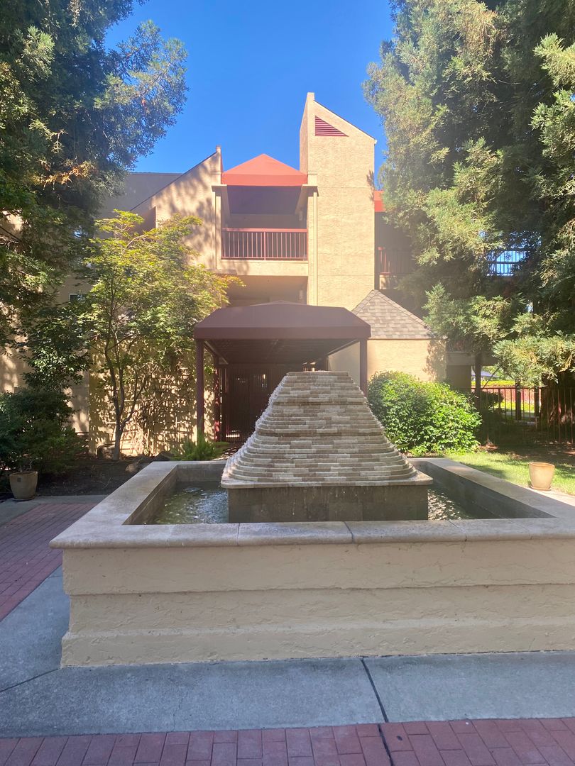 Walnut Creek House: 1310 Walden Road