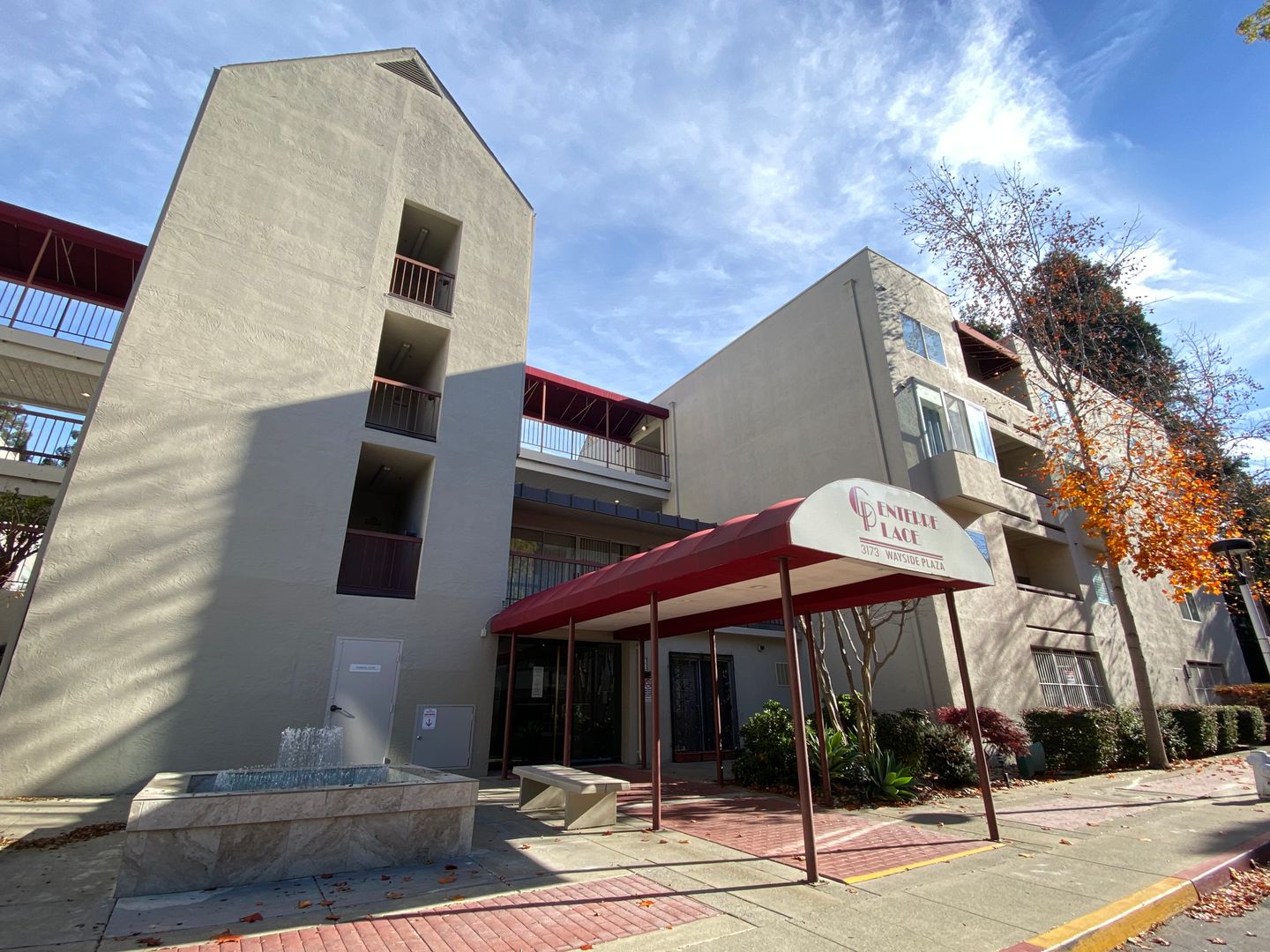 Walnut Creek House: 3173 Wayside Plaza